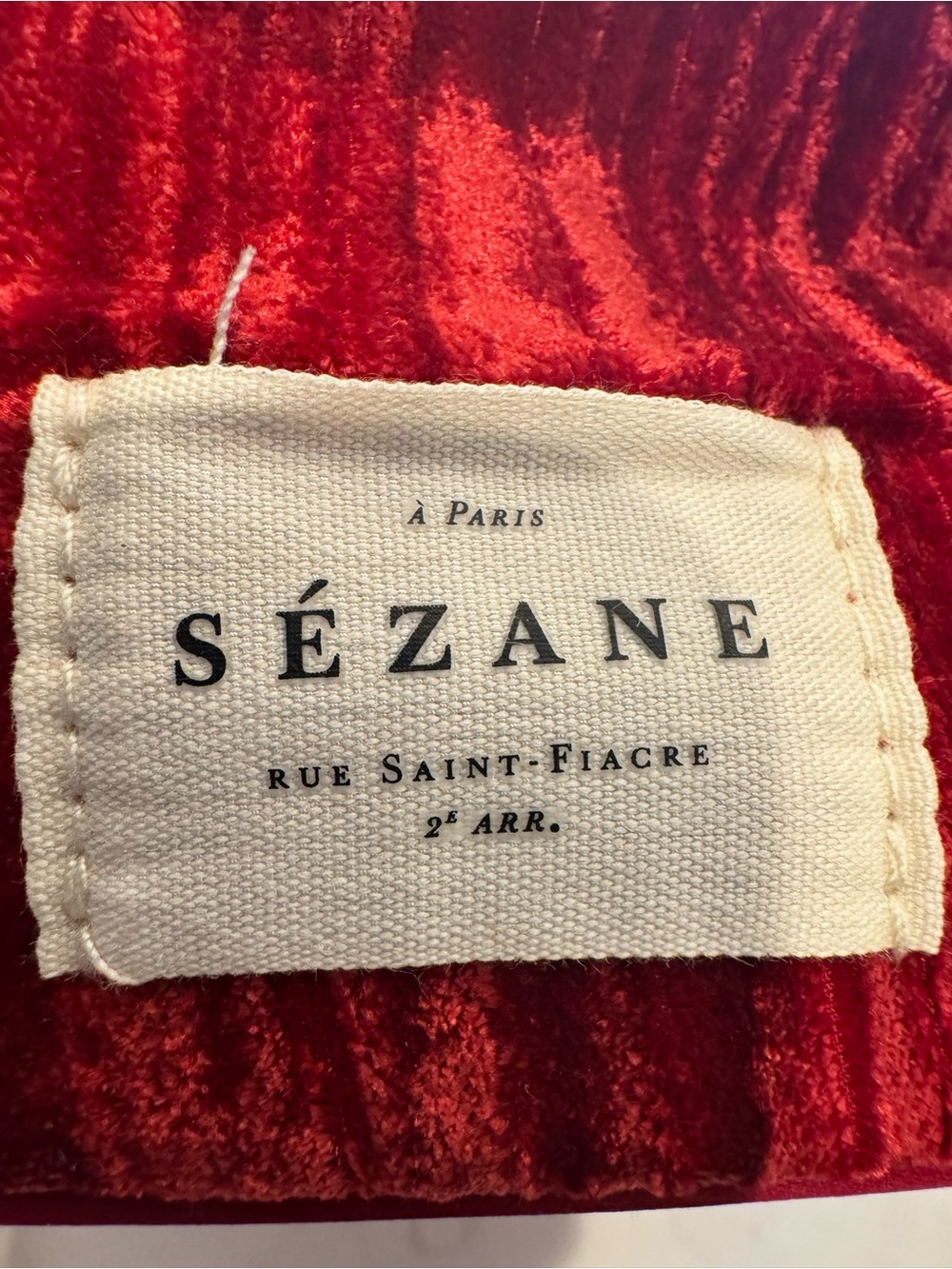 Red Velvet Cosmetic Case - Picture 3 of 6